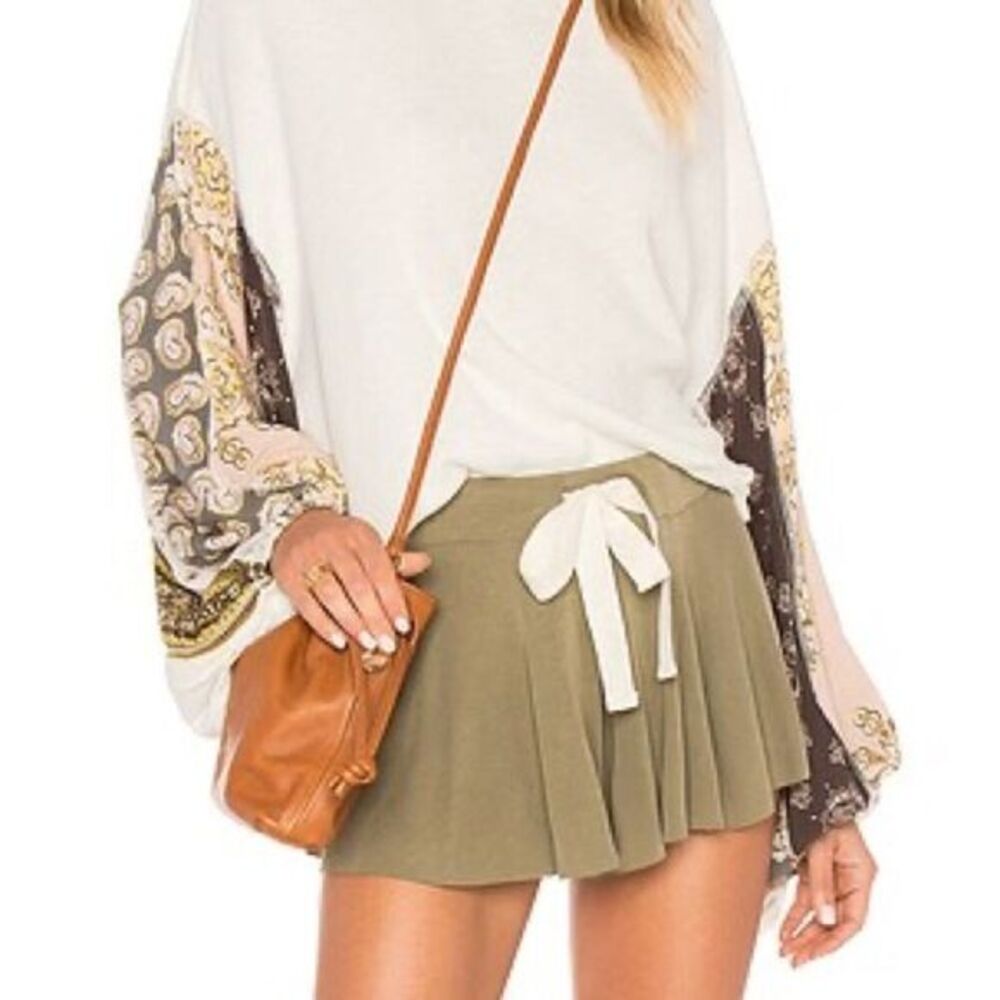Free People | M | legs for days Olive Pleated Skorts with White Tie